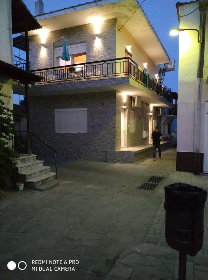Lavim Apartments Сикия Екстериор снимка