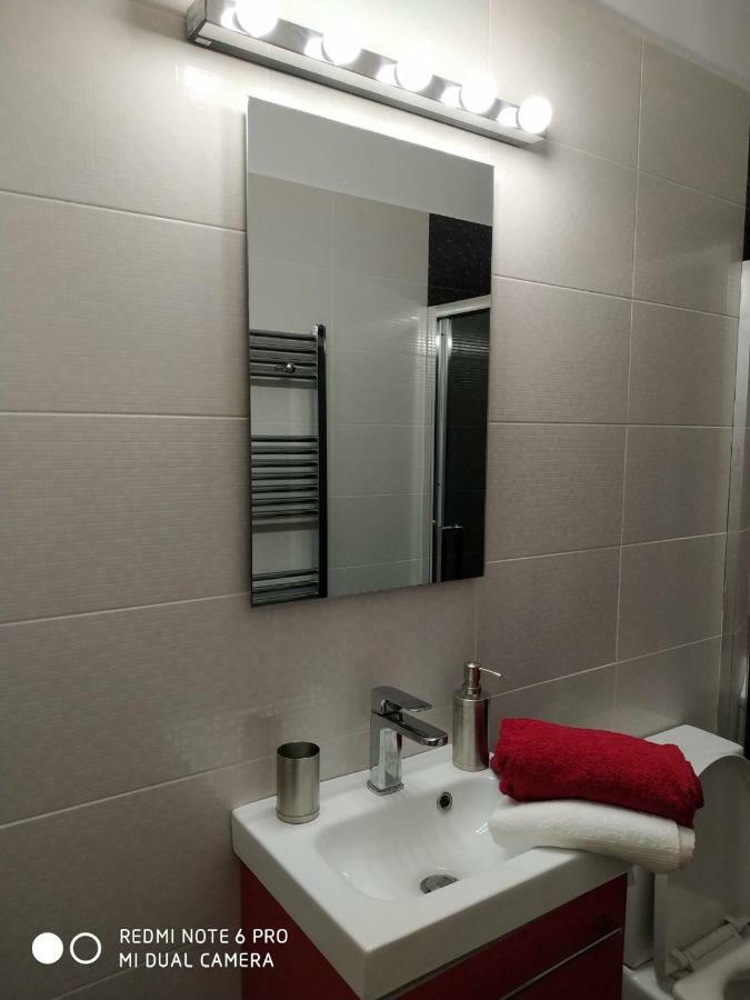 Lavim Apartments Сикия Екстериор снимка