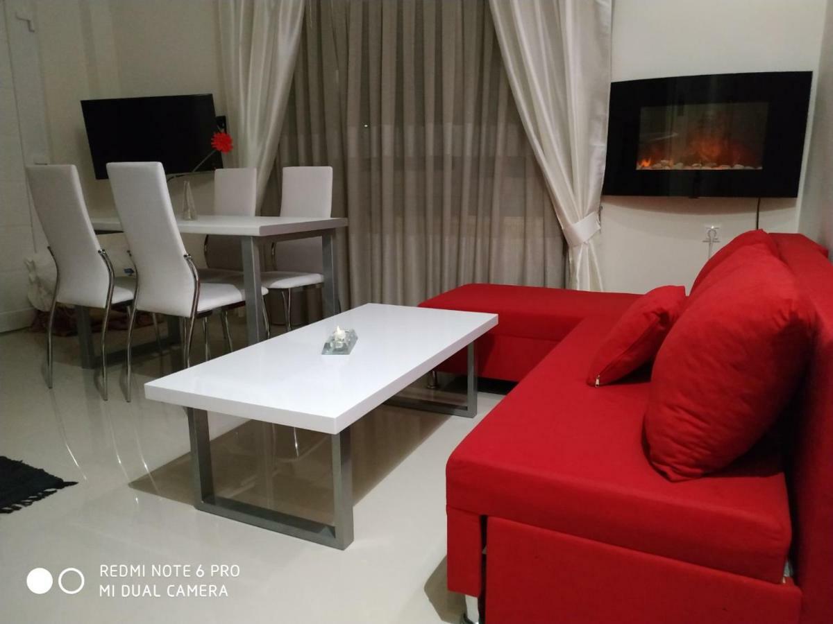 Lavim Apartments Сикия Екстериор снимка