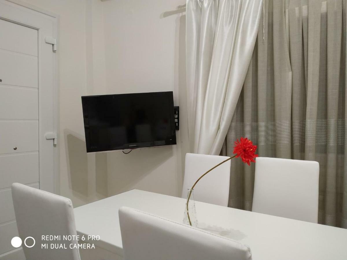 Lavim Apartments Сикия Екстериор снимка